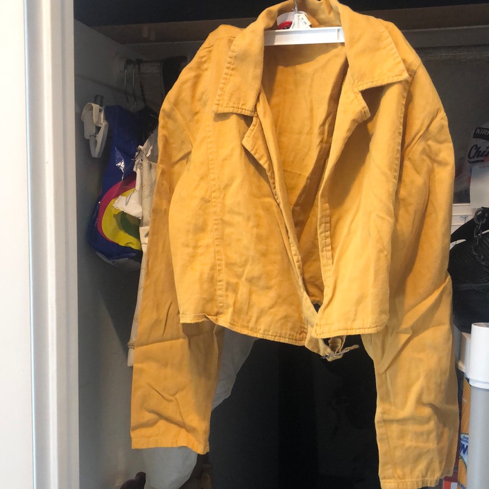 Sweater yellow